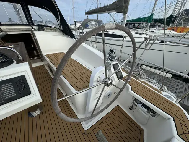 Bavaria Cruiser 37