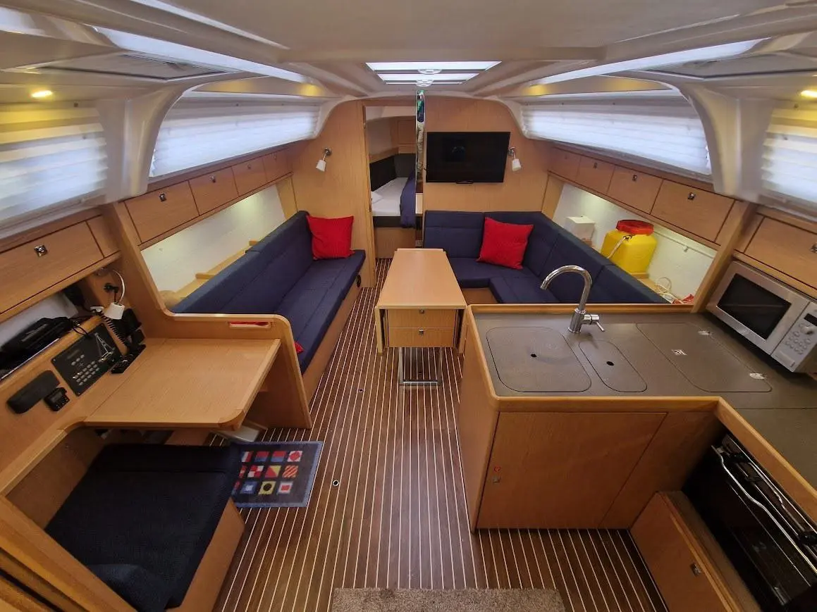 2016 Bavaria cruiser 37