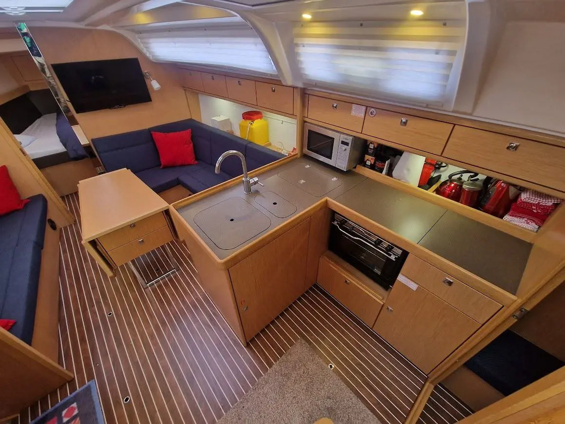 2016 Bavaria cruiser 37