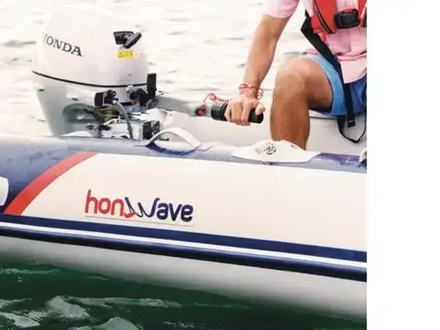 Honwave T38 Inflatable & 20hp Honda Outboard