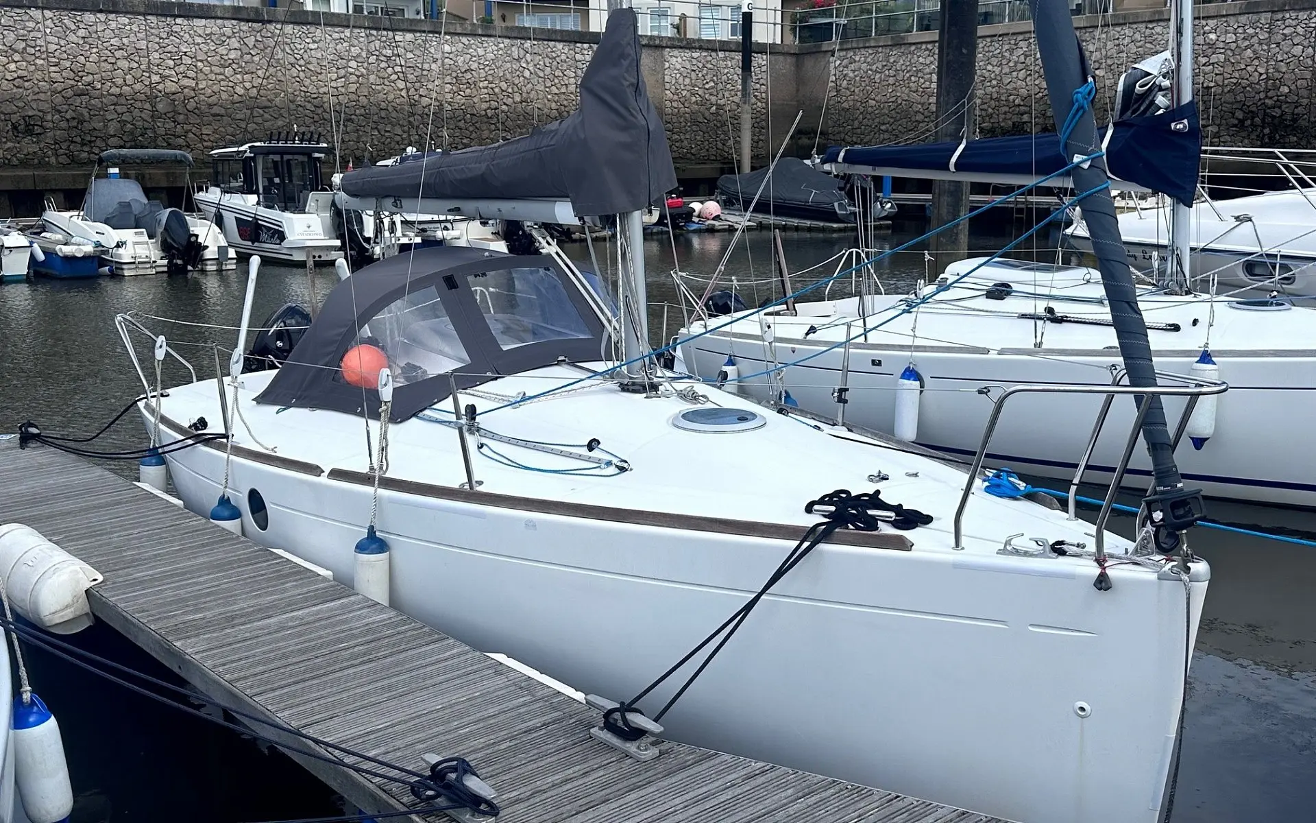 1999 Beneteau first 211