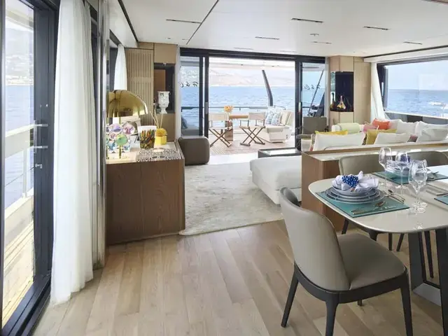 Ferretti Yachts 1000