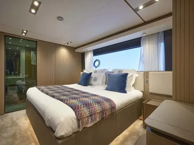 Ferretti Yachts 1000