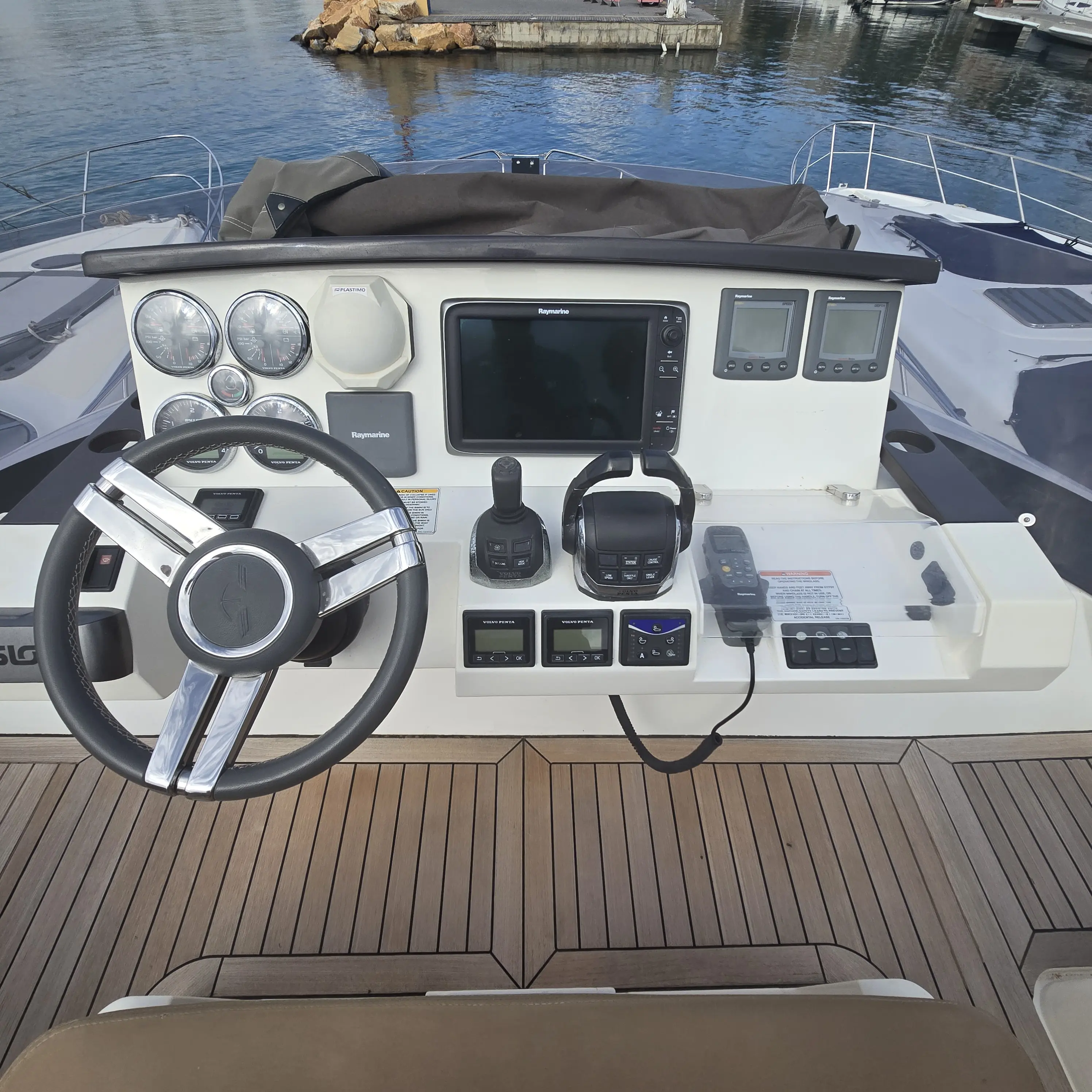 2011 Sealine f42