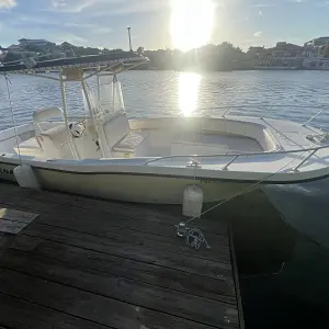 2007 Dusky 256 Center Console