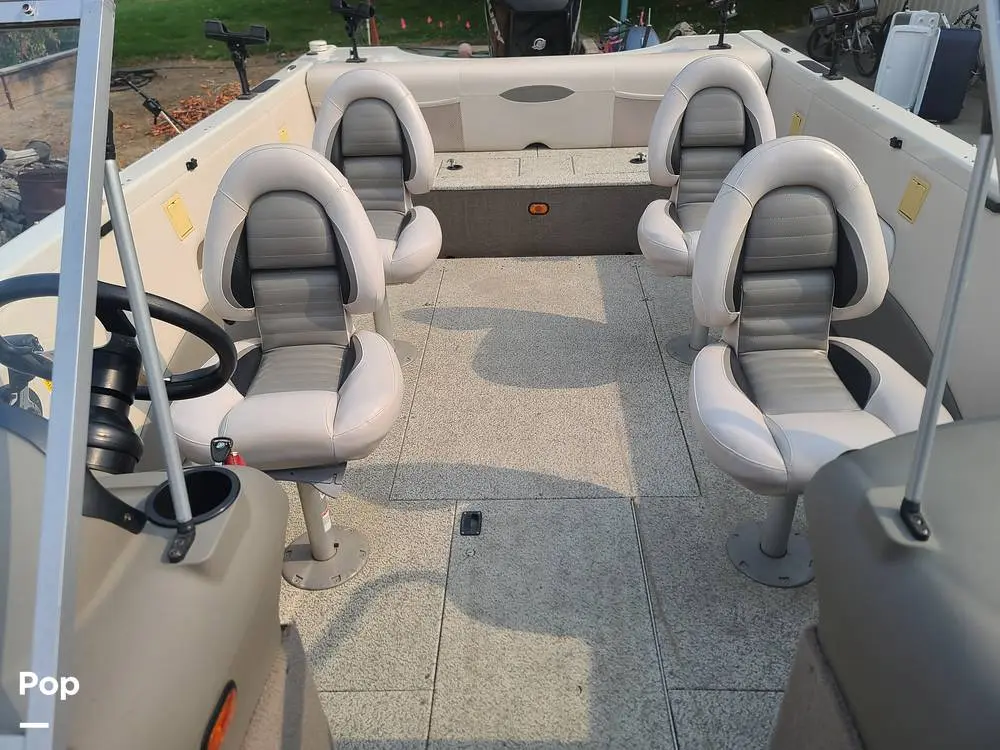 2009 Crestliner 2150 sportfish sst