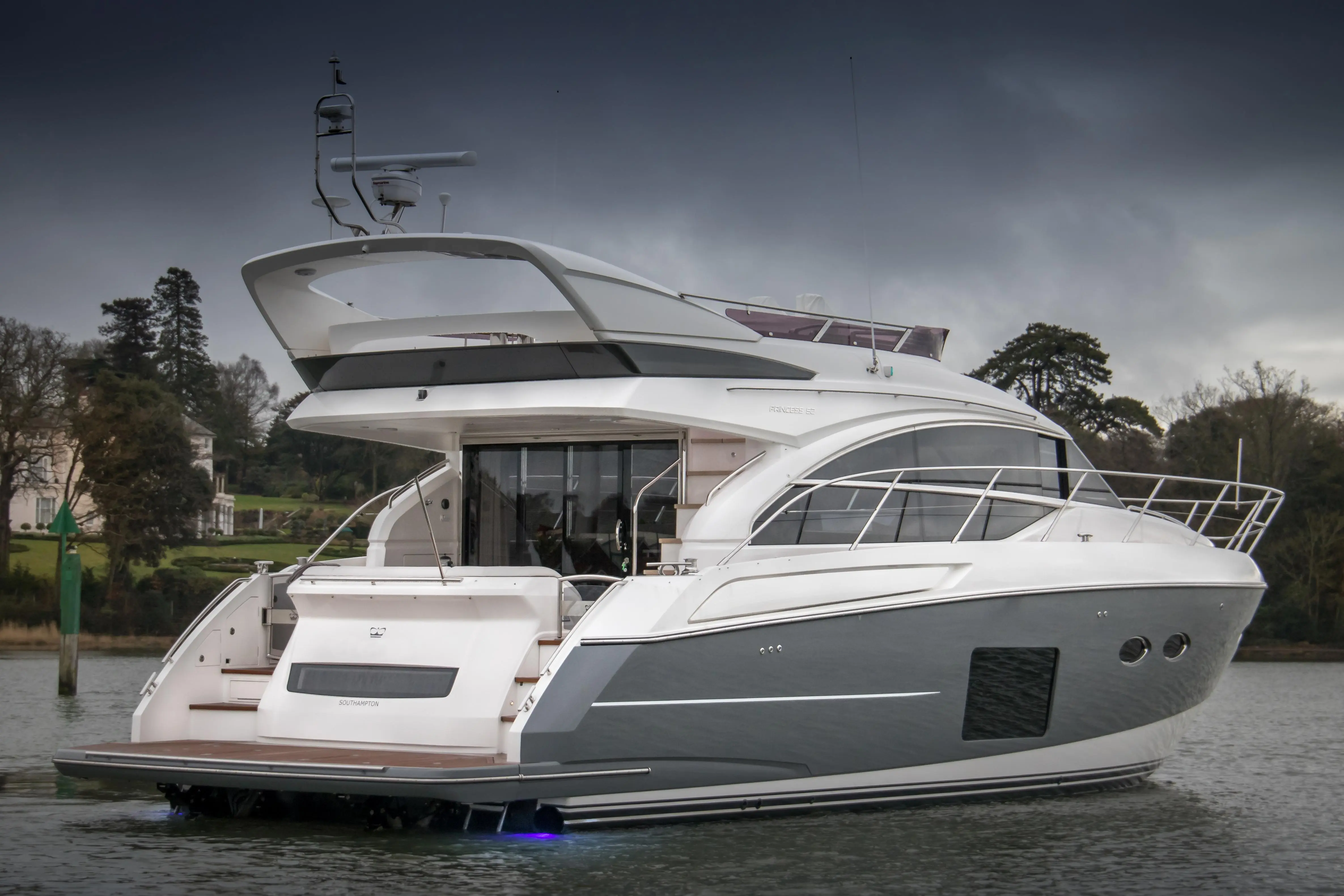 2014 Princess 52