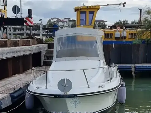 Royal Yacht Group Harpoon 255 Walkaround