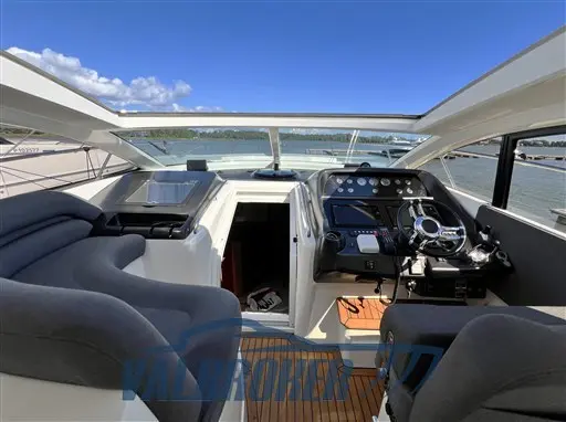 2009 Sunseeker portofino 47