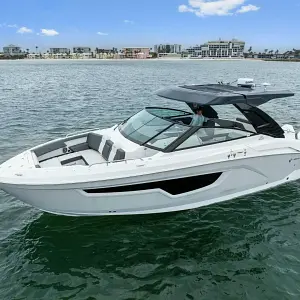 2023 Cruisers Yachts 34 Gls Outboard