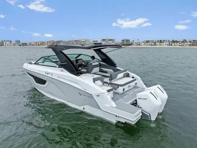 Cruisers Yachts 34 Gls Outboard