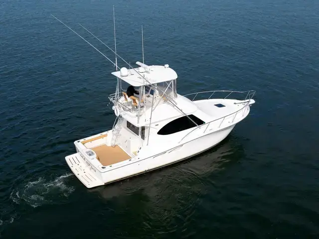 Tiara Yachts 3900 Convertible