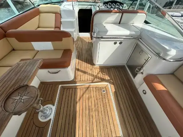 Sea Ray 370 Venture