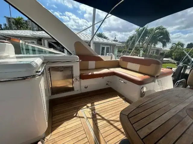 Sea Ray 370 Venture