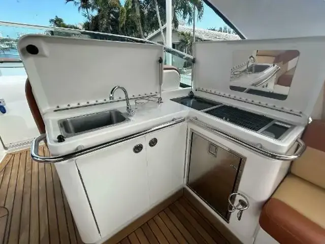 Sea Ray 370 Venture