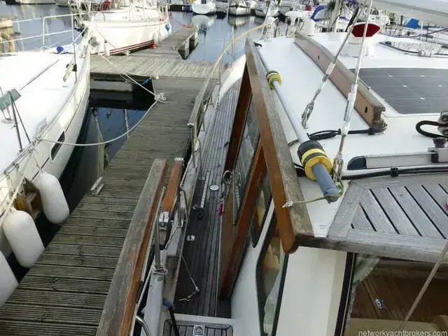 Nauticat 33