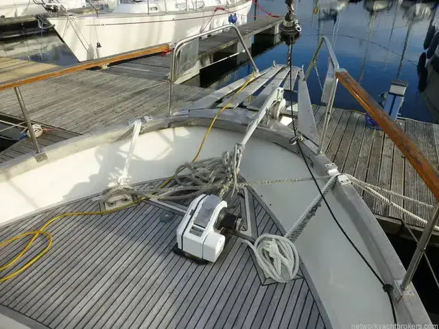 Nauticat 33