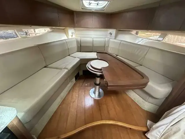 Sea Ray 370 Venture