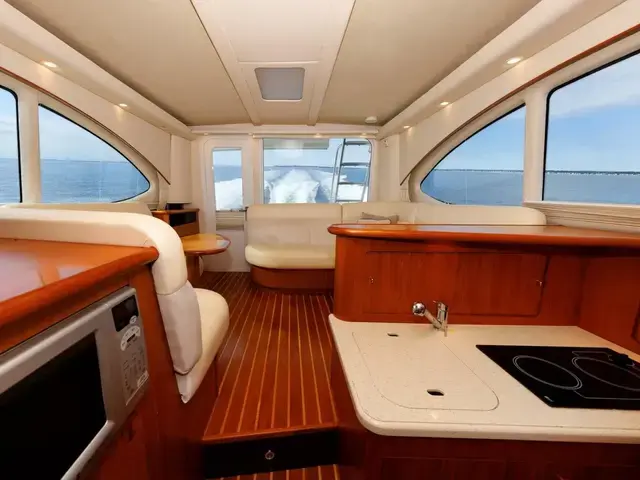 Tiara Yachts 3900 Convertible