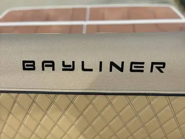 Bayliner 2250 Dx