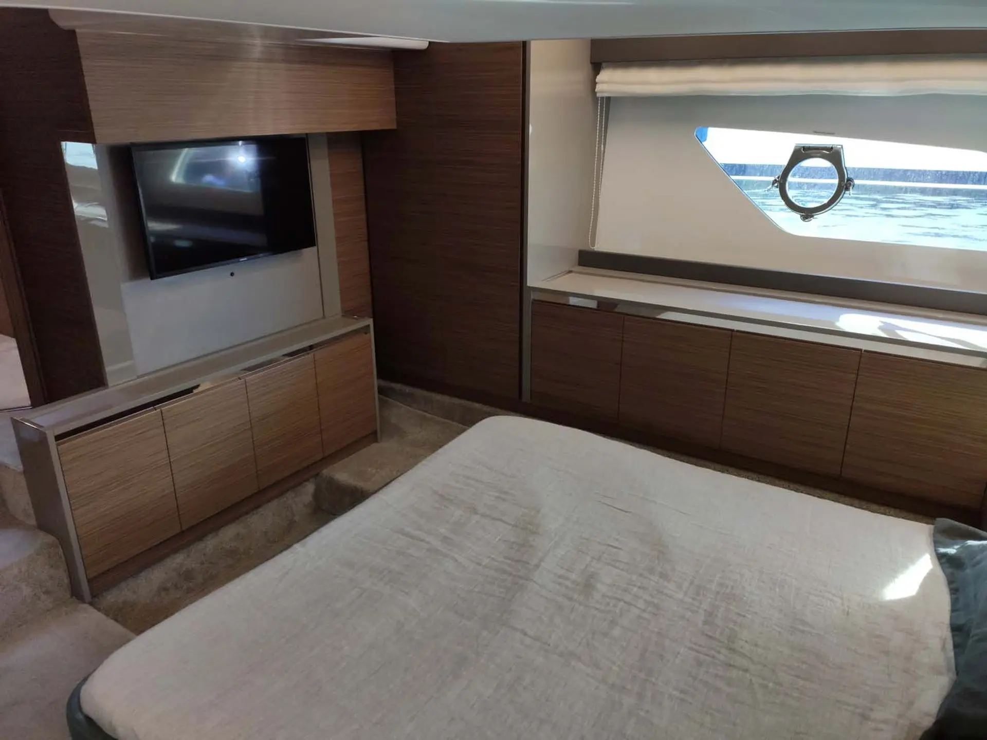 2017 Ferretti 450