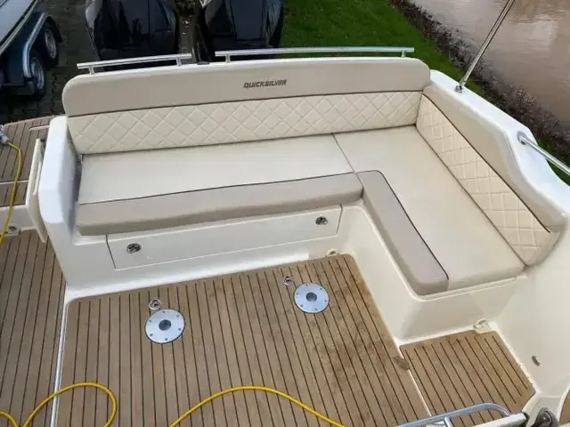 Quicksilver 875 Activ Sundeck Airco