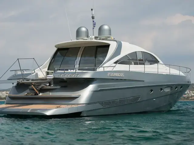 Pershing 65