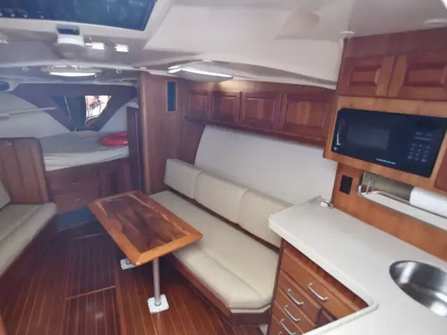 Luhrs 36 Open