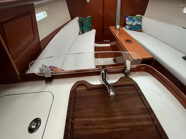 Beneteau Oceanis Clipper 323