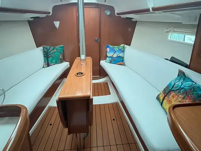 Beneteau Oceanis Clipper 323