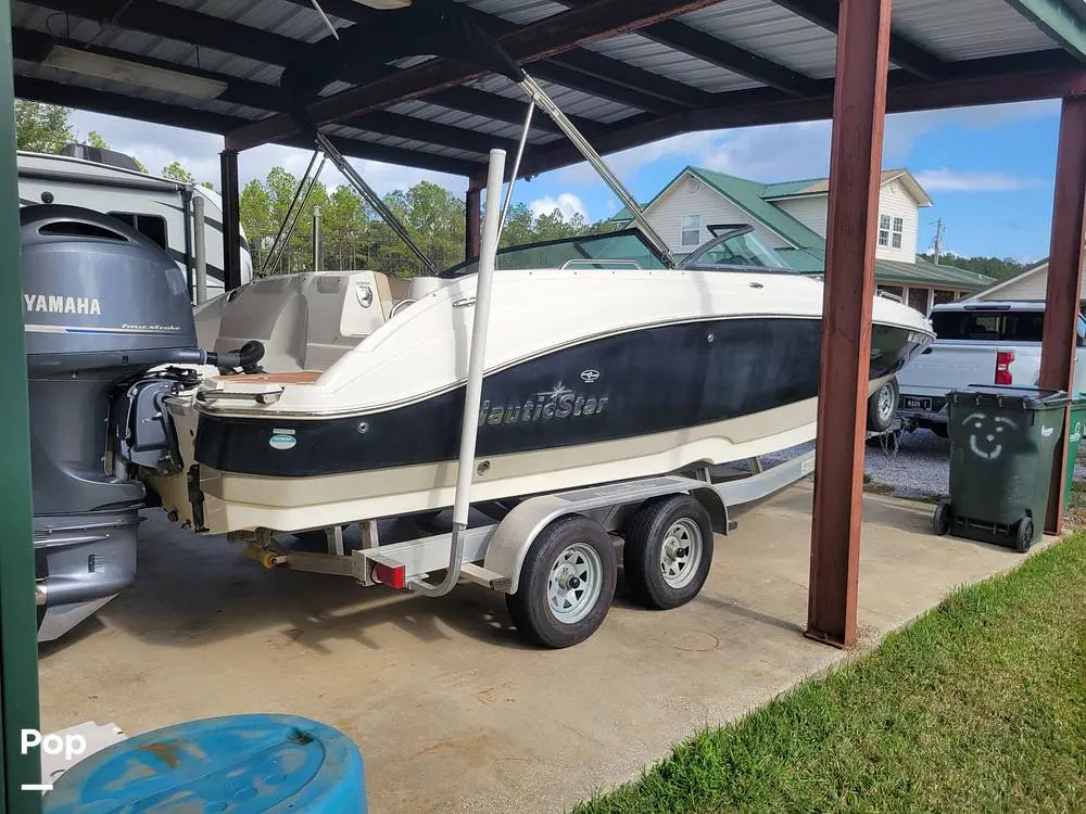 2018 Nauticstar 243 dc