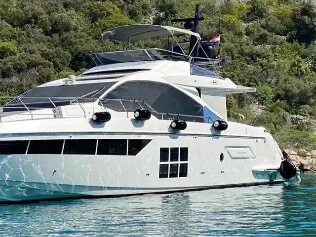 Azimut S7