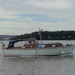  Classic 32' Twin Screw Motor Yacht