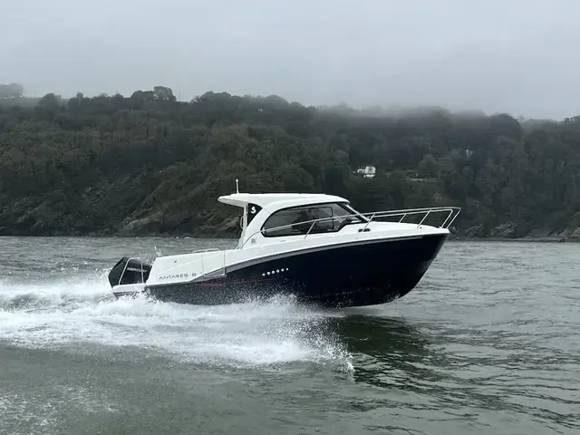 Beneteau Antares 8