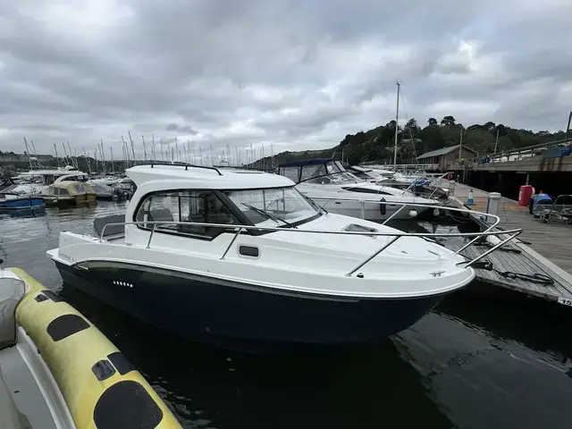 Beneteau Antares 8