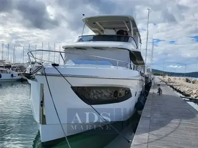 Absolute Navetta 52