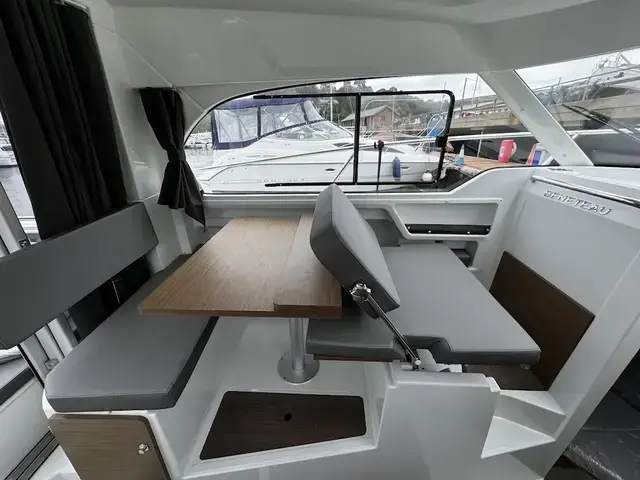 Beneteau Antares 8