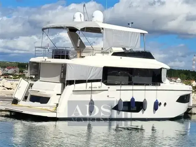 Absolute Navetta 52