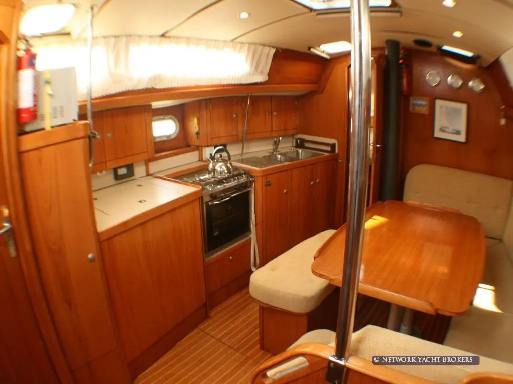 1995 Jeanneau sun odyssey 37.1