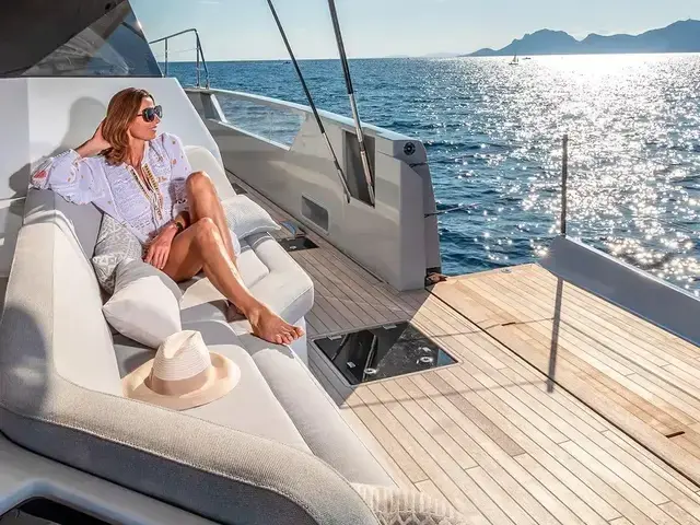 Fountaine Pajot Thira 80