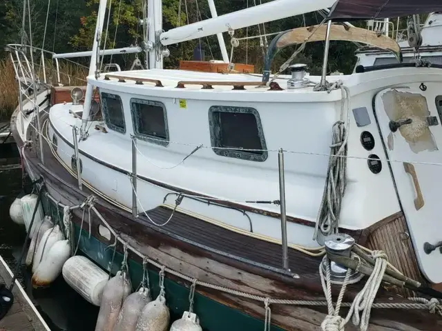 Hans Christian Pilothouse 39