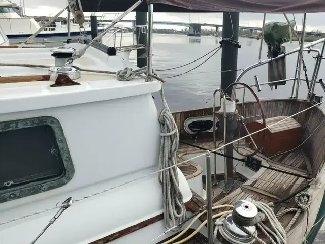 Hans Christian Pilothouse 39