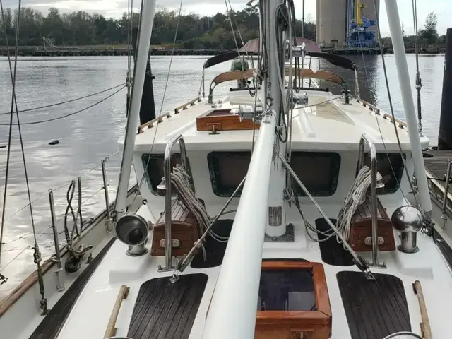 Hans Christian Pilothouse 39