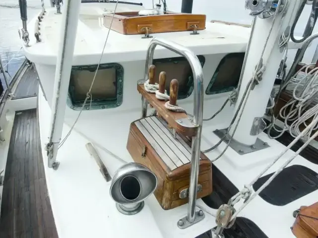 Hans Christian Pilothouse 39