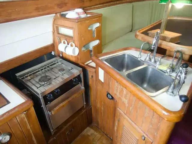 Hans Christian Pilothouse 39