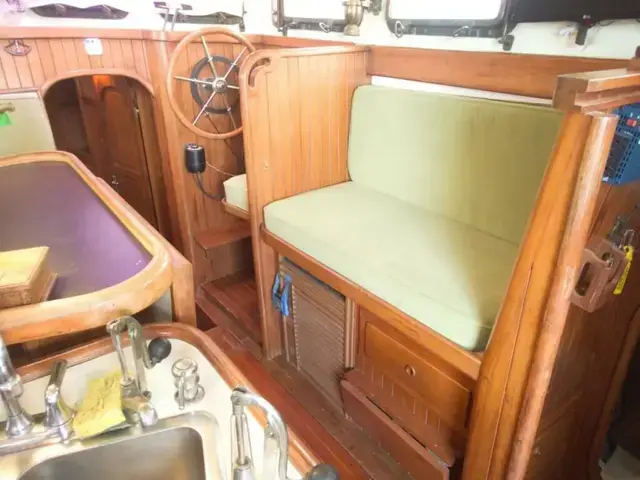 Hans Christian Pilothouse 39