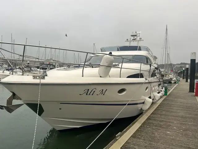 Fairline Squadron 58