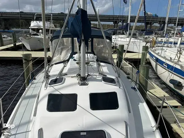 Hunter 326 Cruiser