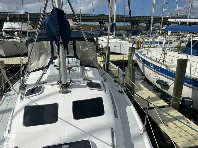 Hunter 326 Cruiser