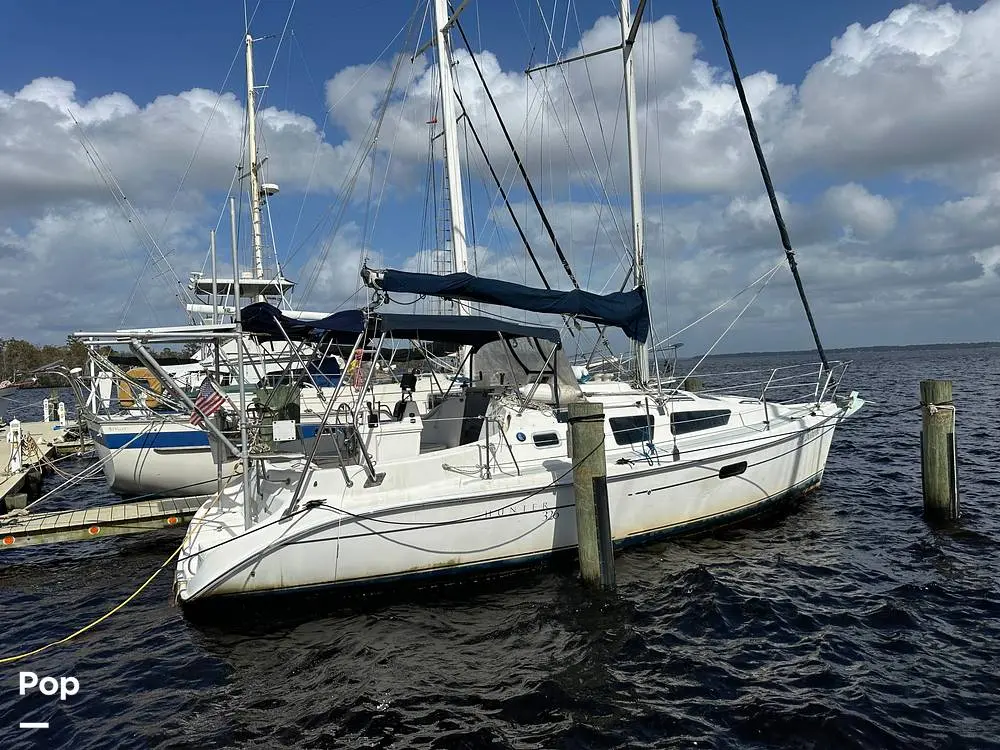 2002 Hunter 326 cruiser